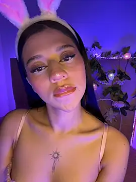 Deva 00 online show from April 4, 1:59 am