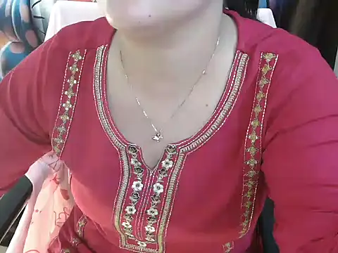 Snapshot of _chitranshi chatting on April 28, 5:56 am chitranshi online show from April 28, 5:56 am