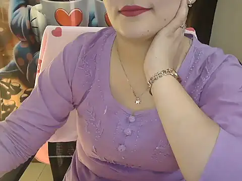 Snapshot of _chitranshi chatting on April 29, 6:17 am chitranshi online show from April 29, 6:17 am