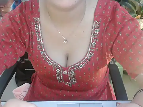 Snapshot of _chitranshi chatting on May 12, 5:59 am chitranshi online show from May 12, 5:59 am