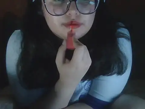 Snapshot of DearestKittyKat chatting on February 14, 8:11 am DearestKittyKat online show from February 14, 8:11 am