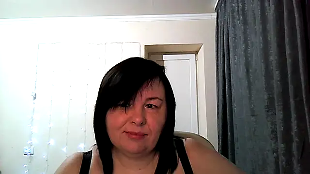 Snapshot of EmilliXXX chatting on February 22, 3:51 am EmilliXXX online show from February 22, 3:51 am