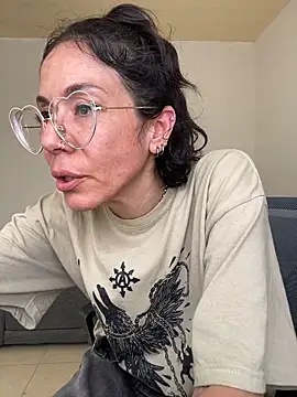 JeanneDuval8888 online show from June 4, 11:44 pm