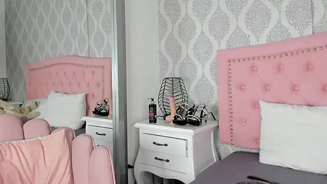 Snapshot of luciana_lopez_7 chatting on March 2, 3:41 am luciana lopez 7 online show from March 2, 3:41 am