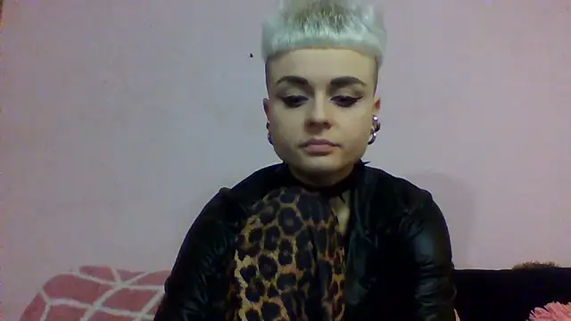 Snapshot of AlisaDear257 chatting on March 1, 12:07 pm AlisaDear257 online show from March 1, 12:07 pm