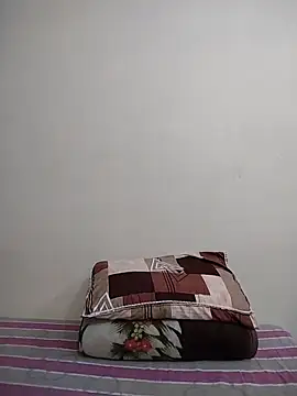 Snapshot of ankita077 chatting on May 1, 12:15 am ankita077 online show from May 1, 12:15 am