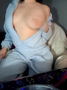 Snapshot of HornyCumBitch chatting on February 11, 2:33 pm HornyCumBitch online show from February 11, 2:33 pm