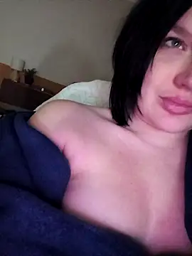 Snapshot of HornyCumBitch chatting on February 14, 3:25 am HornyCumBitch online show from February 14, 3:25 am