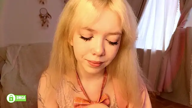 Snapshot of Rochelle_kitty chatting on April 26, 2:48 pm Rochelle kitty online show from April 26, 2:48 pm