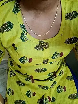 Snapshot of silk_segha chatting on February 24, 7:23 pm silk segha online show from February 24, 7:23 pm