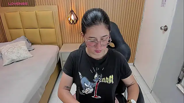 SAMANTHAFIORE1 online show from February 16, 12:23 pm