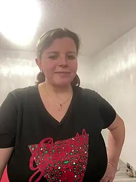 Snapshot of Laura-Loveyou chatting on February 20, 5:24 pm Laura-Loveyou online show from February 20, 5:24 pm