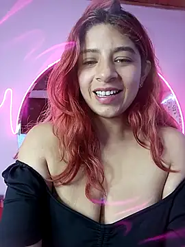 Snapshot of lunabloom2 chatting on February 11, 3:06 pm lunabloom2 online show from February 11, 3:06 pm