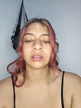 Snapshot of lunabloom2 chatting on February 21, 11:39 pm lunabloom2 online show from February 21, 11:39 pm