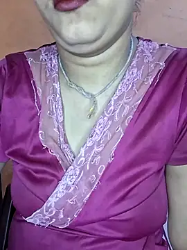 Snapshot of Nency_Love143 chatting on June 24, 6:07 pm Nency Love143 online show from June 24, 6:07 pm