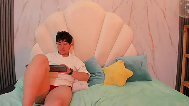 Snapshot of Gaia_n_Nix chatting on February 22, 7:34 pm Gaia n Nix online show from February 22, 7:34 pm