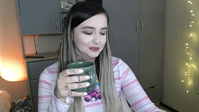 Snapshot of Rin_Tozier chatting on February 23, 12:52 am Rin Tozier online show from February 23, 12:52 am