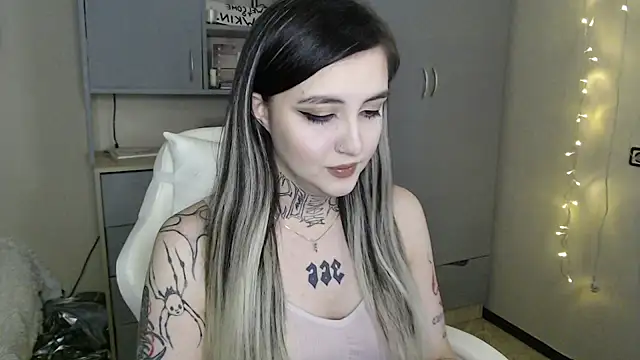 Rin Tozier online show from March 8, 1:47 am