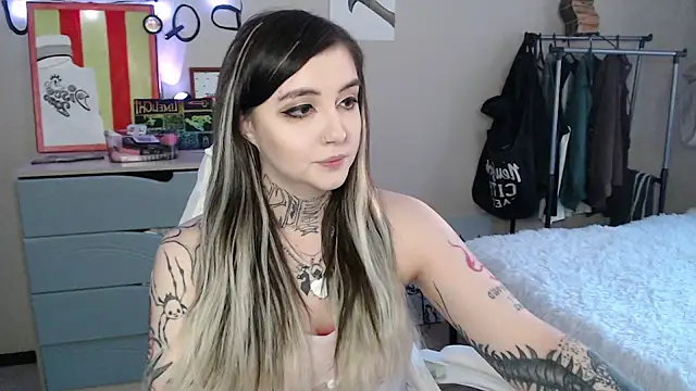 Rin Tozier online show from April 17, 1:19 am