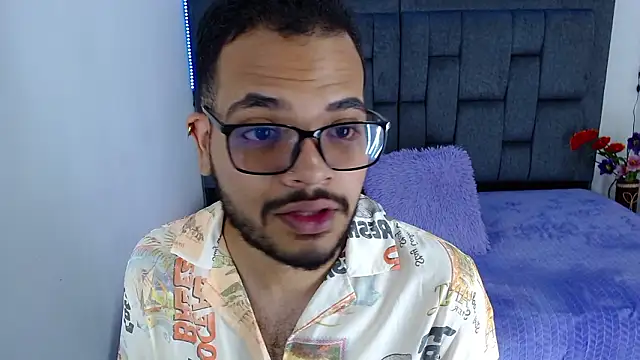 Snapshot of J_black_ chatting on February 11, 8:03 pm J black online show from February 11, 8:03 pm