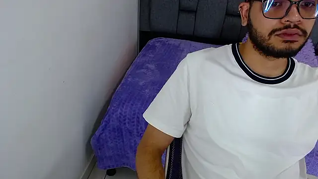 Snapshot of J_black_ chatting on February 19, 9:00 pm J black online show from February 19, 9:00 pm