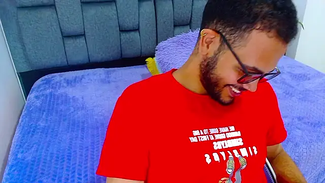 Snapshot of J_black_ chatting on February 24, 9:13 pm J black online show from February 24, 9:13 pm