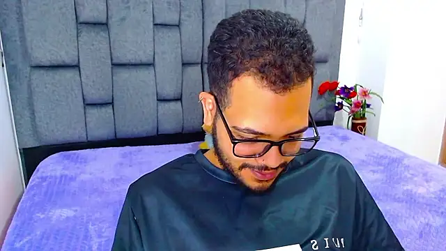 Snapshot of J_black_ chatting on February 25, 9:24 pm J black online show from February 25, 9:24 pm