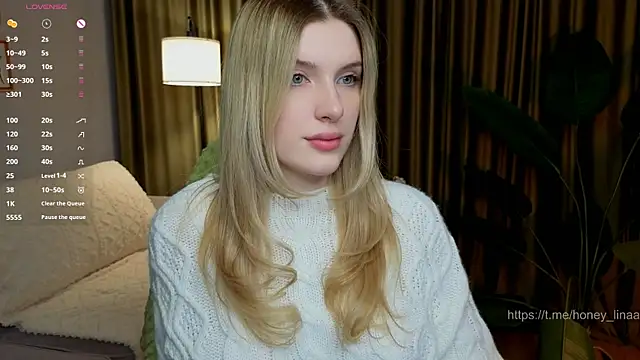 Snapshot of honey_kors chatting on May 2, 5:40 pm honey kors online show from May 2, 5:40 pm