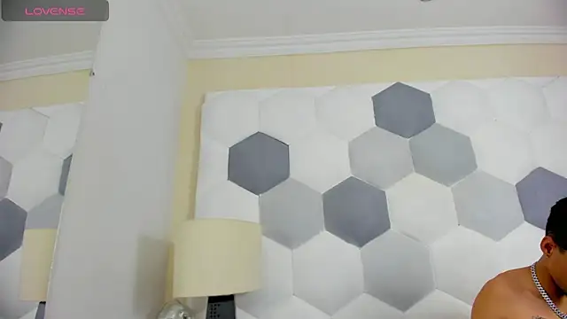 Davi Ponce online show from February 19, 3:57 am