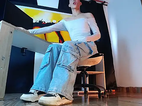 Snapshot of jullian_ricci chatting on February 13, 7:43 pm jullian ricci online show from February 13, 7:43 pm