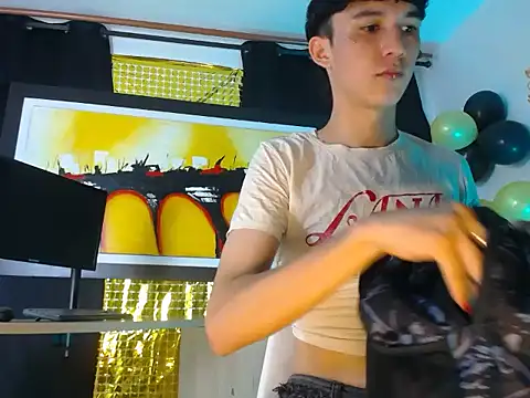 jullian ricci online show from March 7, 7:33 pm