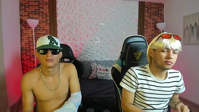 Top and bottom online show from February 12, 1:06 pm