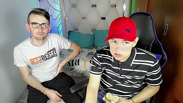 Top and bottom online show from February 18, 8:16 pm