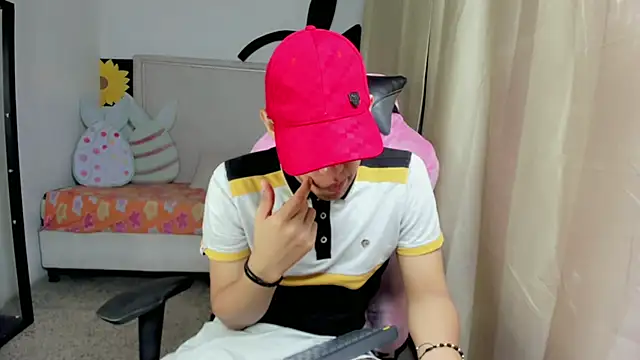 Top and bottom online show from April 5, 9:56 pm