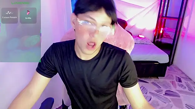Top and bottom online show from May 19, 1:56 am