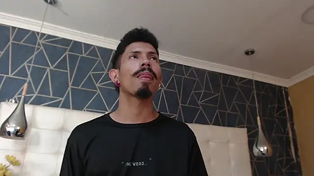 NoaahTylor online show from February 11, 8:14 pm