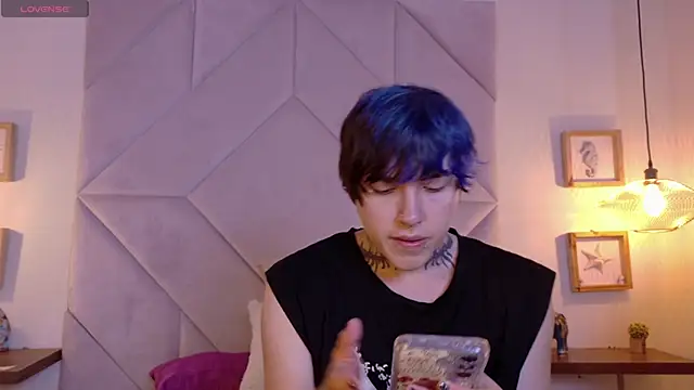 Sateh and Hikary online show from March 31, 9:48 pm