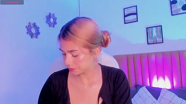 Chris Velvett online show from April 28, 7:52 pm