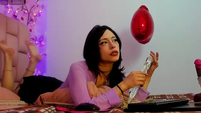 emma cg online show from March 6, 6:15 pm