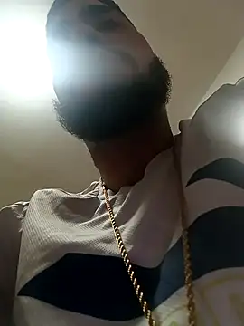 Snapshot of activazo1628 chatting on March 14, 2:28 am activazo1628 online show from March 14, 2:28 am