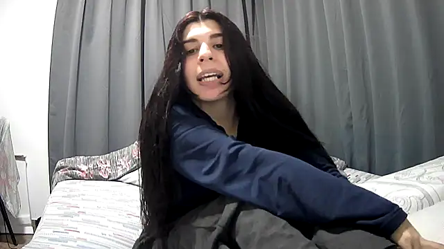 Snapshot of violetazein7 chatting on May 25, 11:11 pm violetazein7 online show from May 25, 11:11 pm