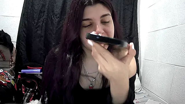 Snapshot of violetazein7 chatting on July 14, 12:13 am violetazein7 online show from July 14, 12:13 am