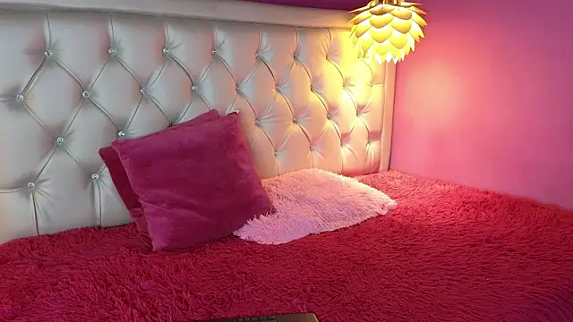 ivonne heaven online show from February 26, 4:22 am