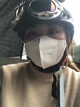 Snapshot of newbaby1 chatting on February 13, 4:08 am newbaby1 online show from February 13, 4:08 am