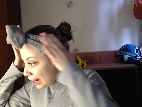 alaina blesssed online show from February 16, 9:44 pm