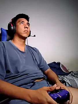 Snapshot of mamichula266 chatting on February 20, 4:42 am mamichula266 online show from February 20, 4:42 am