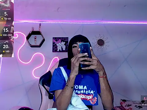 Snapshot of Violeta_R_ chatting on February 20, 6:48 am Violeta R online show from February 20, 6:48 am