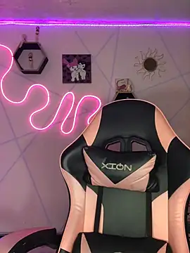 Snapshot of Violeta_R_ chatting on February 27, 12:49 pm Violeta R online show from February 27, 12:49 pm