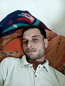 Snapshot of Beinghorny83 chatting on February 18, 2:57 pm Beinghorny83 online show from February 18, 2:57 pm