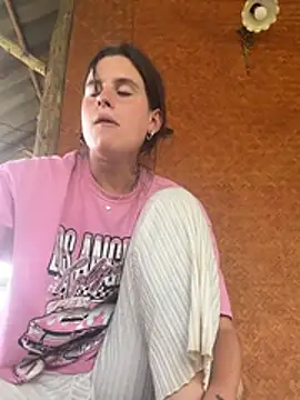 Snapshot of fairy_bell chatting on February 26, 8:24 am fairy bell online show from February 26, 8:24 am